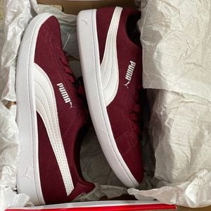 Puma sneakers. Size 5.5 (brand new)